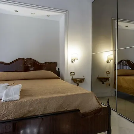 Edoardo Al Plebiscito Naples