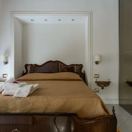 Edoardo Al Plebiscito 나폴리